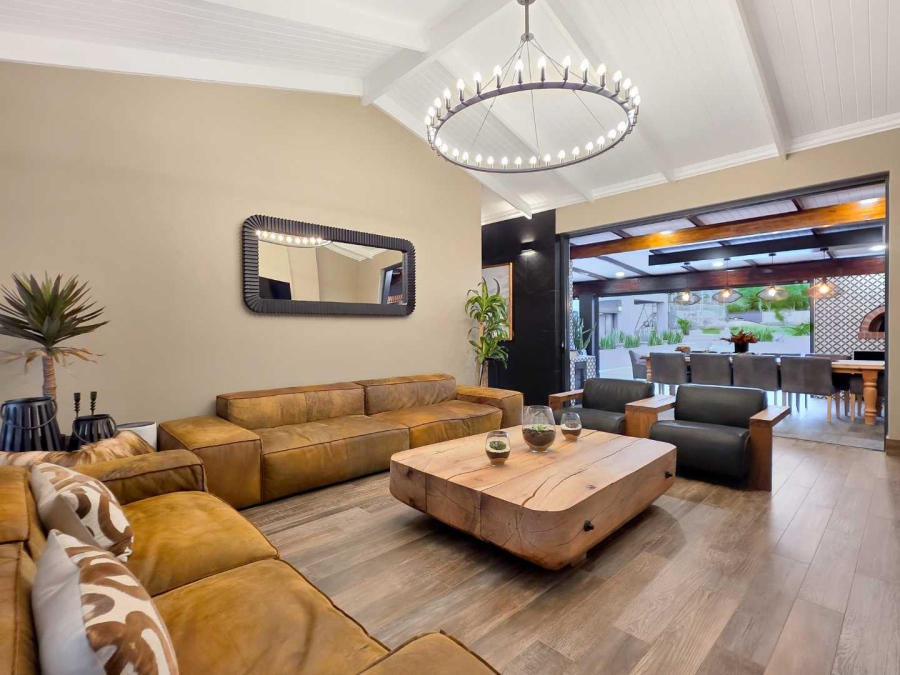 7 Bedroom Property for Sale in Durbanville Western Cape